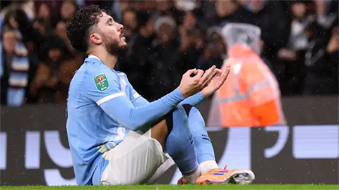 Cherki lập siêu phẩm và ăn mừng như Haaland